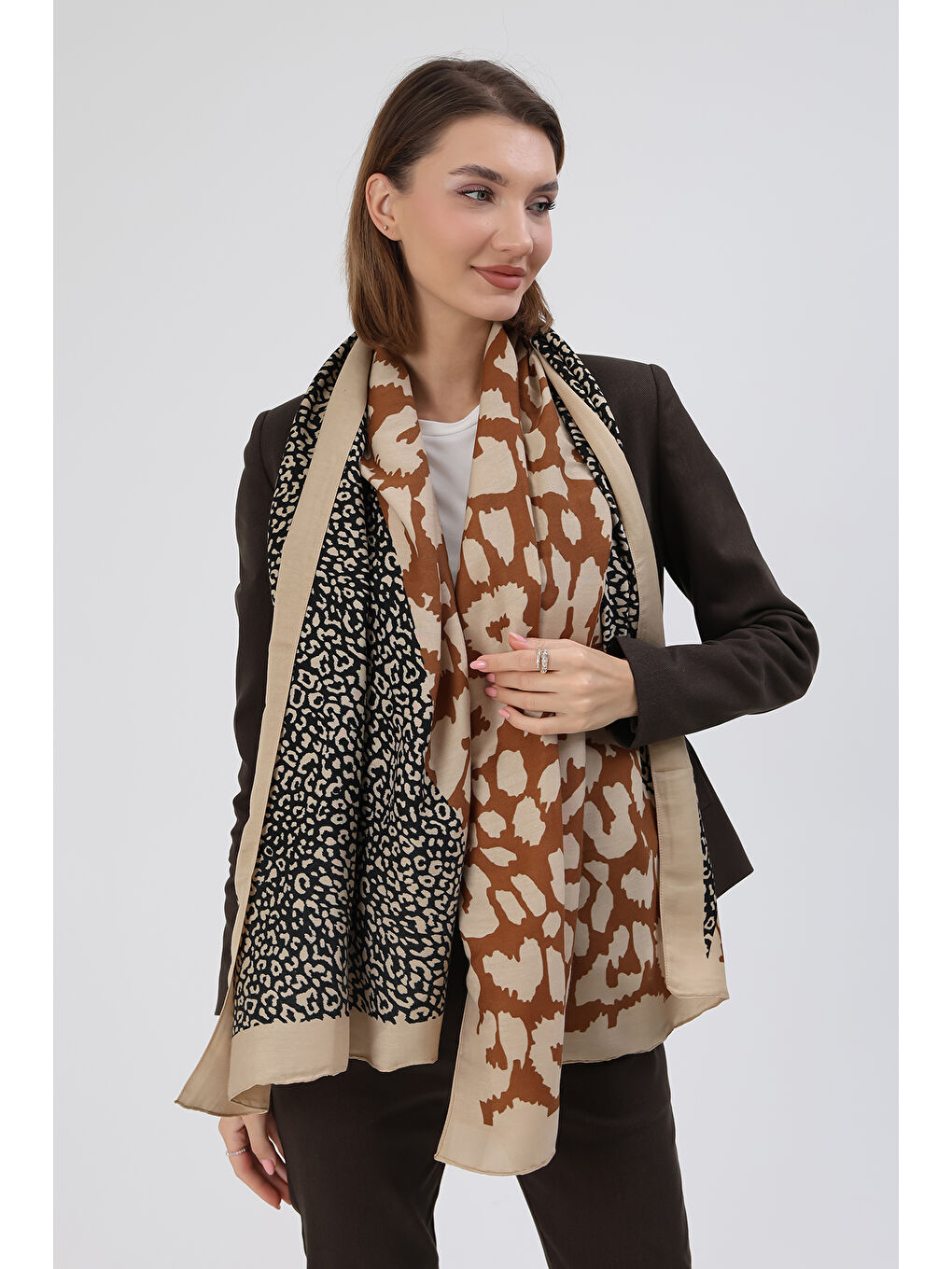 Leopar Desen Kadın Şal 3955 Bej-4