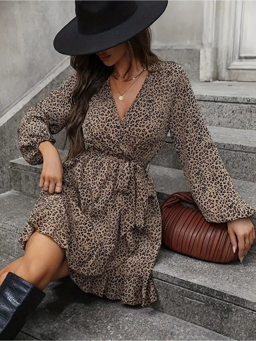 Kahverengi Kadın Uzun Kollu Kruvaze Yakalı Kuşaklı Desenli Kısa Modal Mini Elbise-3