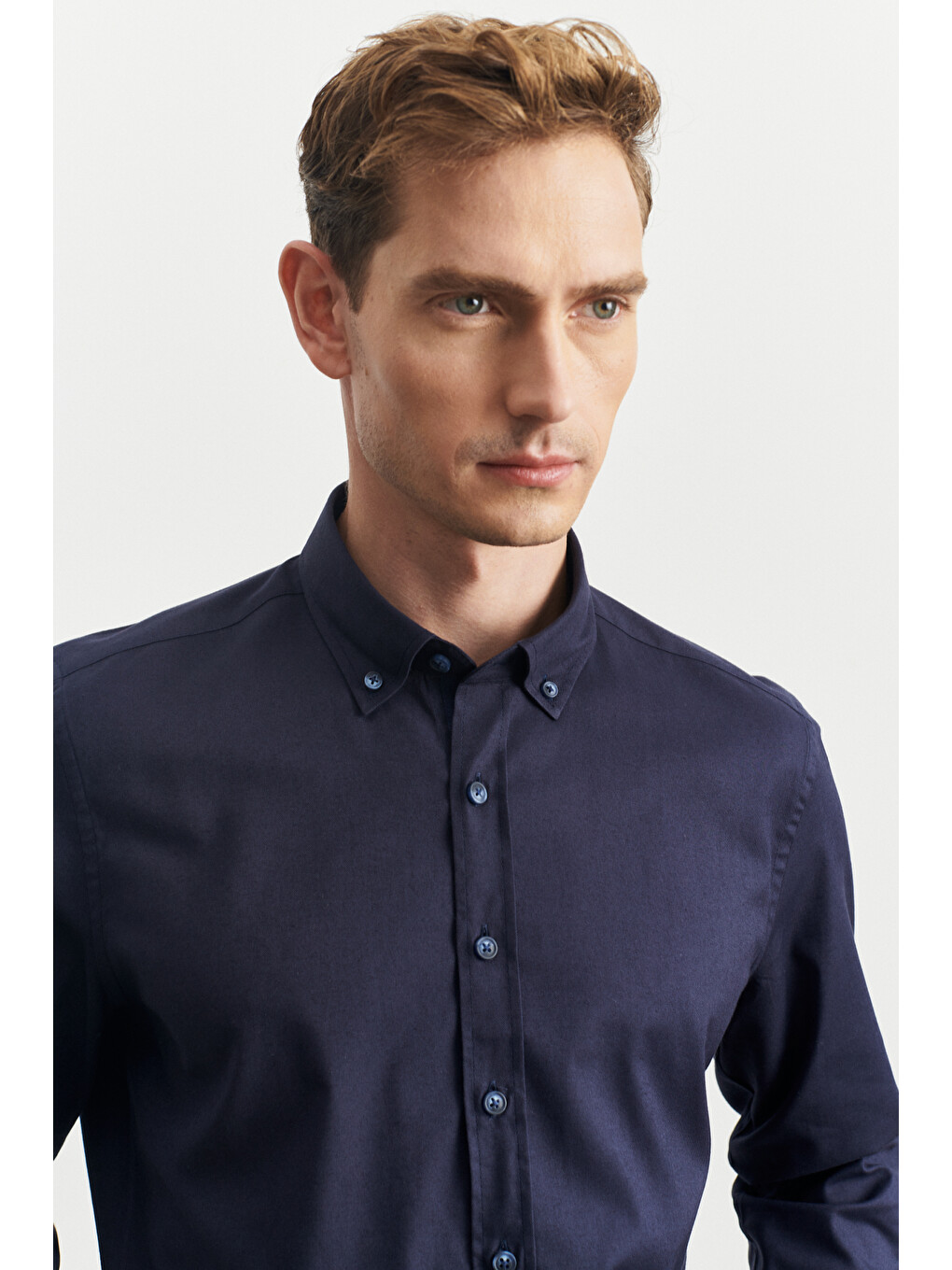 Erkek Lacivert Slim Fit Dar Kesim Düğmeli Yaka Gabardin Desenli Gömlek-2