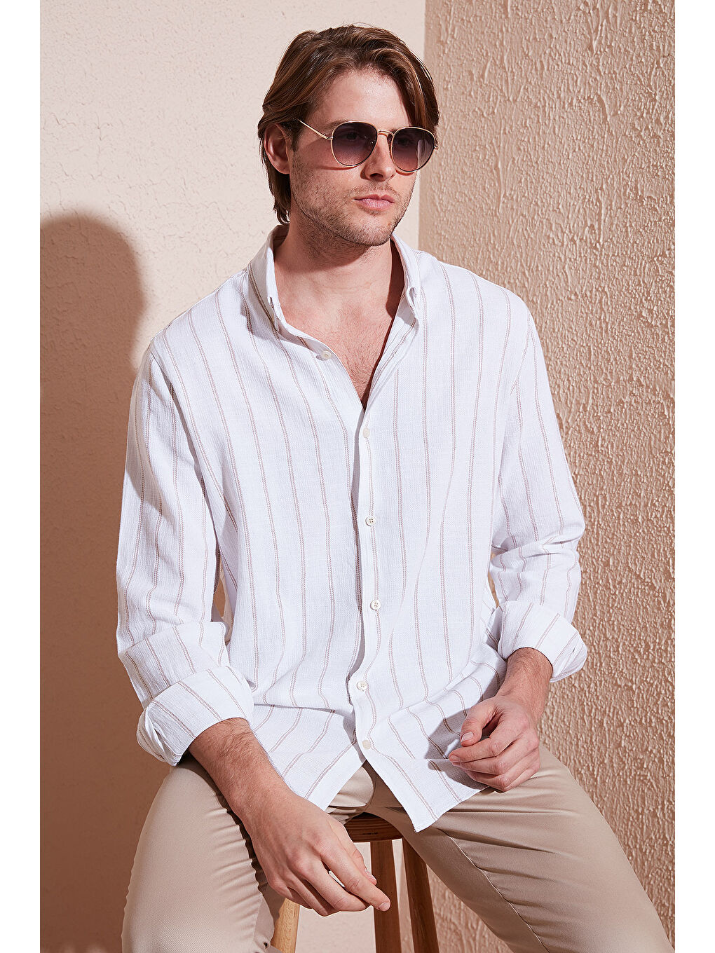 Beyaz Pamuklu Çizgili Regular Fit Düğmeli Yaka Erkek Gömlek CF21S112480-1