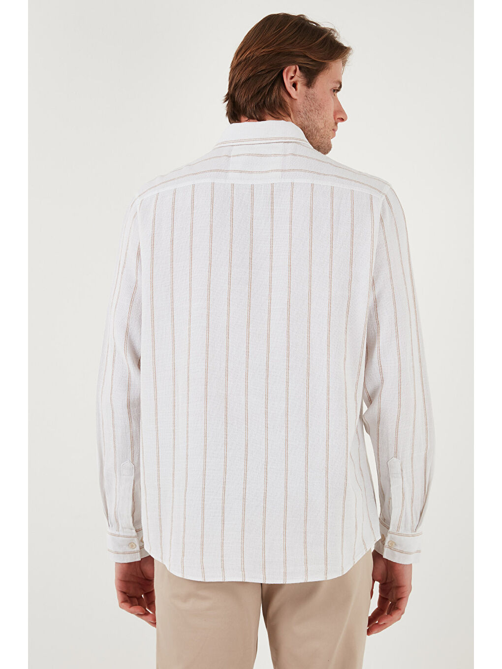 Beyaz Pamuklu Çizgili Regular Fit Düğmeli Yaka Erkek Gömlek CF21S112480-6