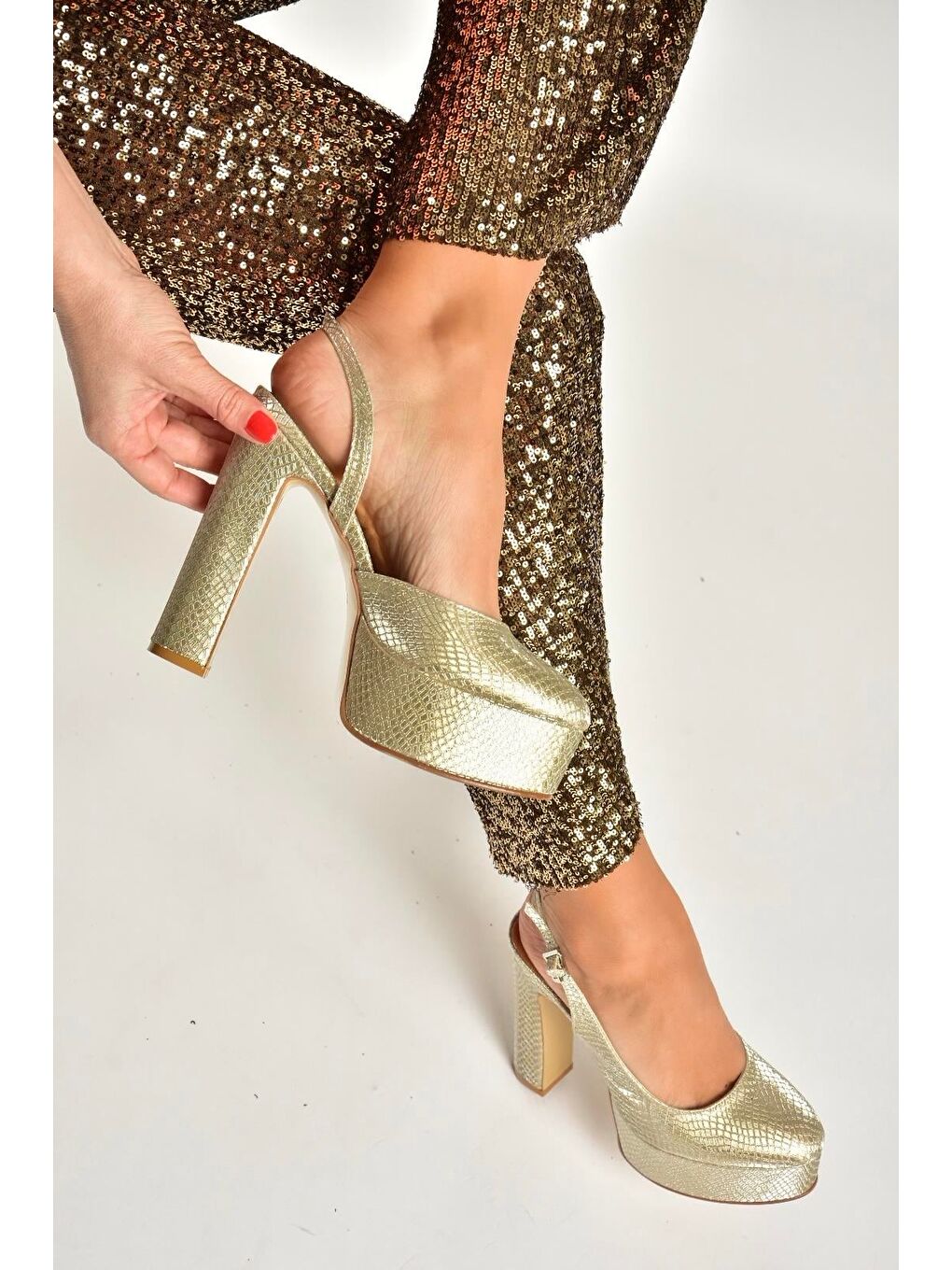 Sarı Altın Kadın Topuklu Ayakkabı Y246195107-1