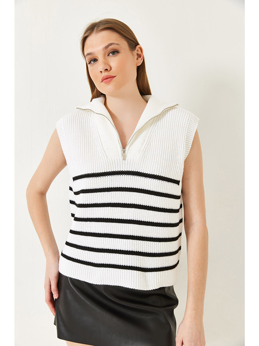 Beyaz Kadın Fermuarlı Selanik Örgü Triko Süveter-3