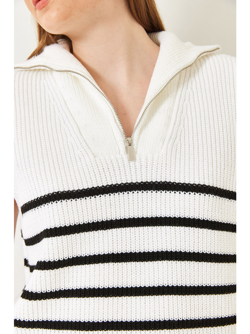 Beyaz Kadın Fermuarlı Selanik Örgü Triko Süveter-4