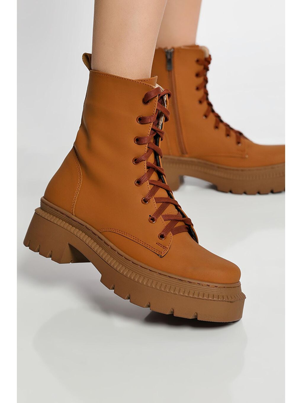 Kahverengi Kadın Bağcıklı Postal Bot-2