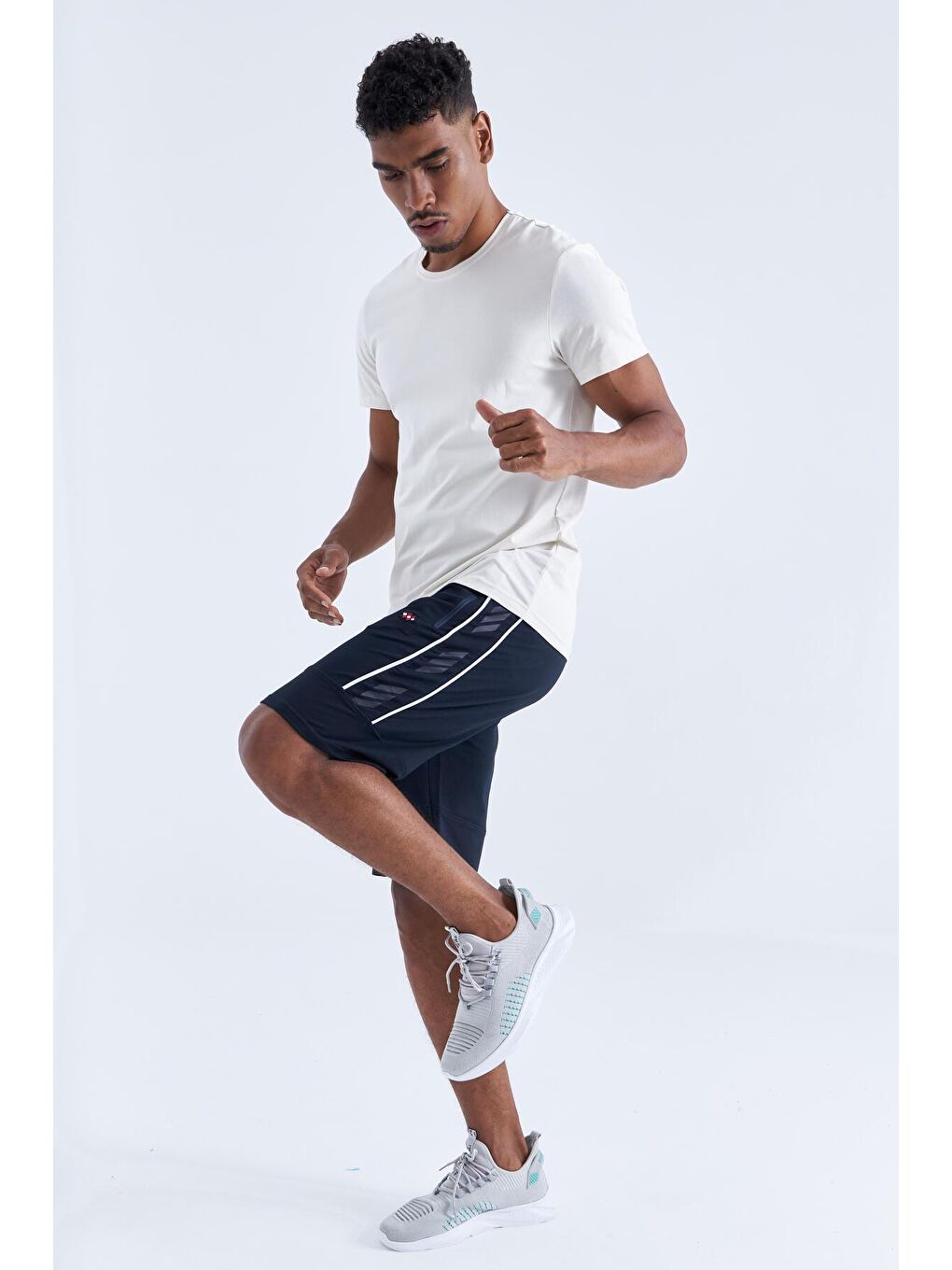 Lacivert Laci - Beyaz Yan Şeritli Standart Kalıp Erkek Şort - 81148