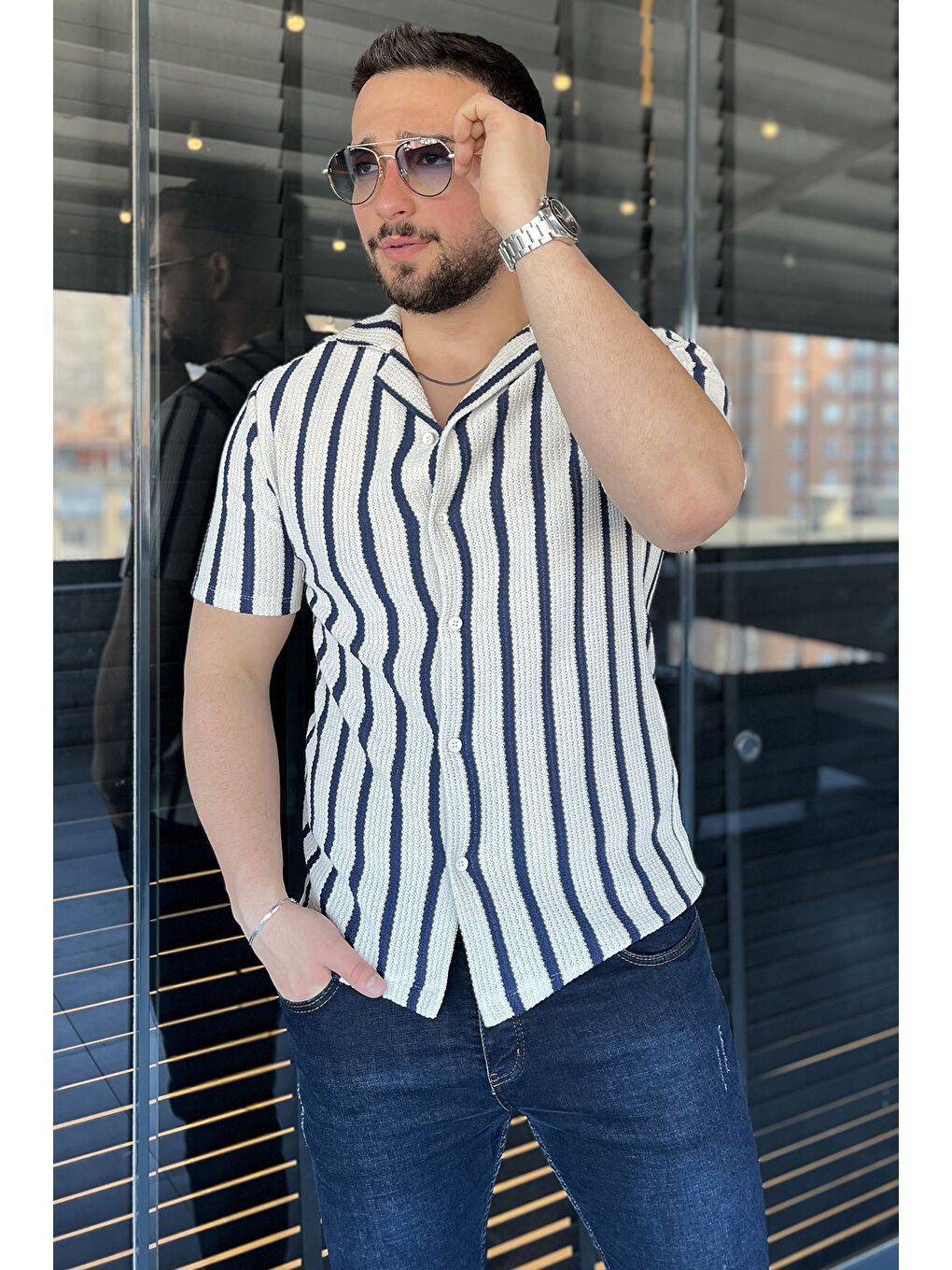 Ekru Erkek Devrik Yaka Ajurlu Çizgi Desenli Gömlek-1