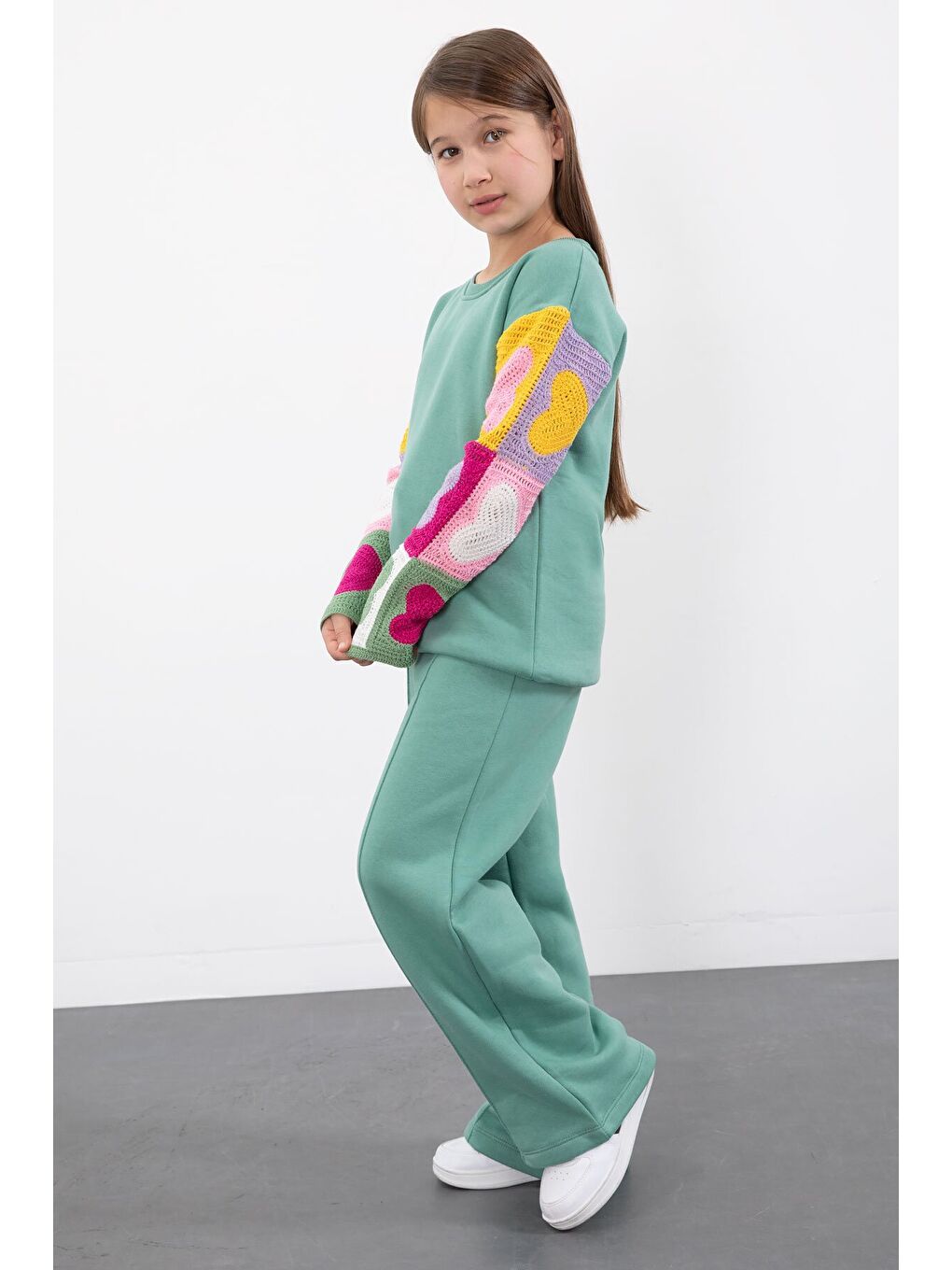 Yeşil Nakışlı Kolları Dantel Şardonlu Kız Çocuk Eşofman Takımı 23355