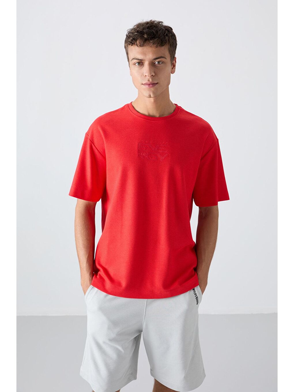 TOMMYLIFE Kırmızı Pamuklu Kalın Yüzeyi Dokulu Oversize Fit Baskılı Erkek T-Shirt - 88336