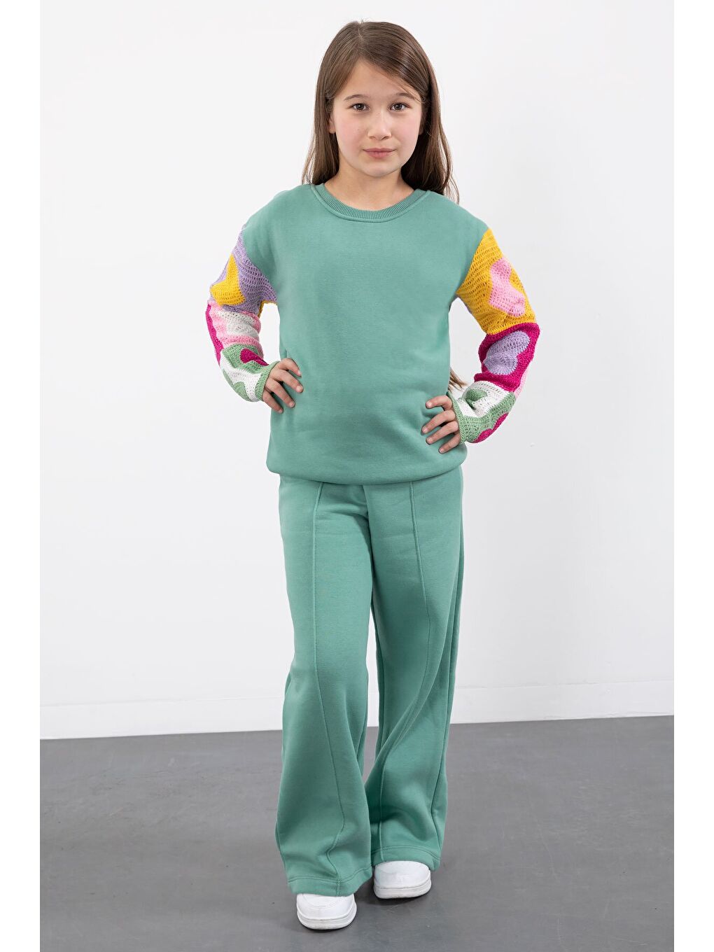 Yeşil Nakışlı Kolları Dantel Şardonlu Kız Çocuk Eşofman Takımı 23355-2