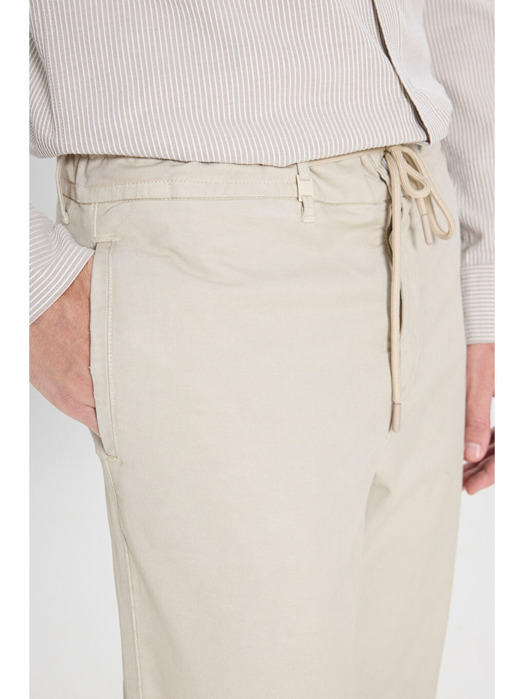 Erkek Bej Pamuklu Slim Fit Dar Kesim Diagonal Desenli Pileli Yan Cep Casual Pantolon-4