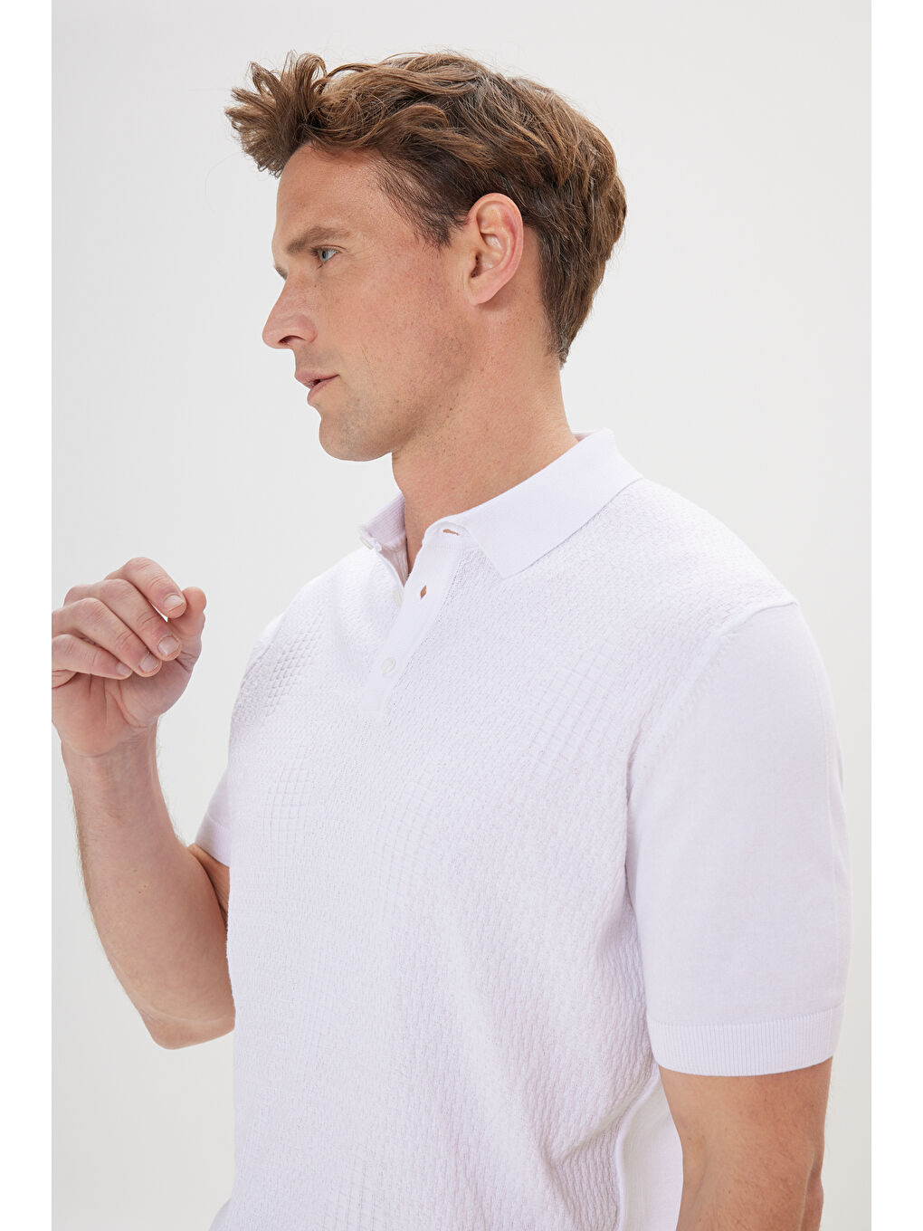 Erkek Beyaz Standart Fit Normal Kesim %100 Pamuk Armürlü Polo Yaka Triko Tişört-3