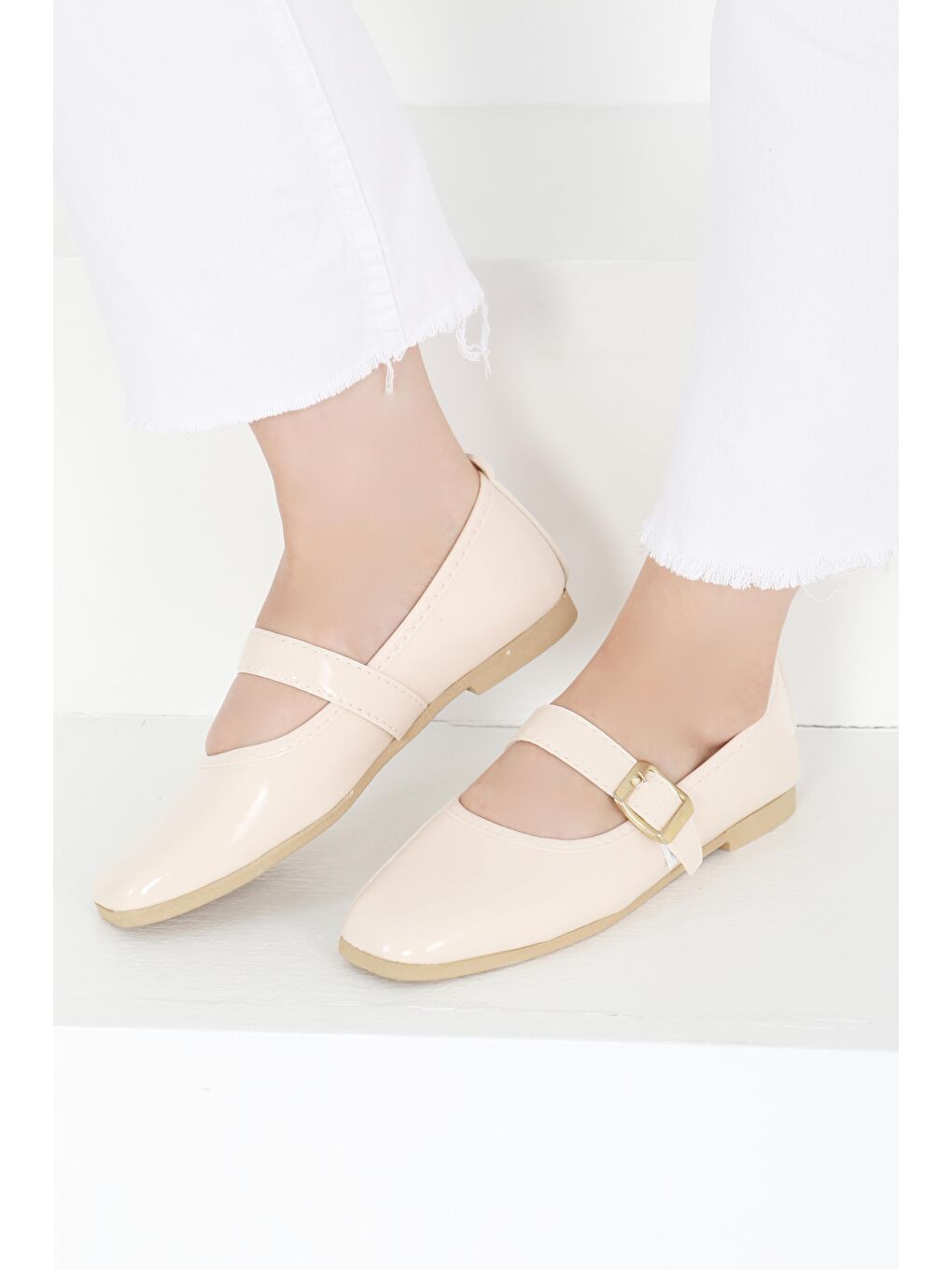 Ekru Kadın Krem Tokalı Babet - 27416
