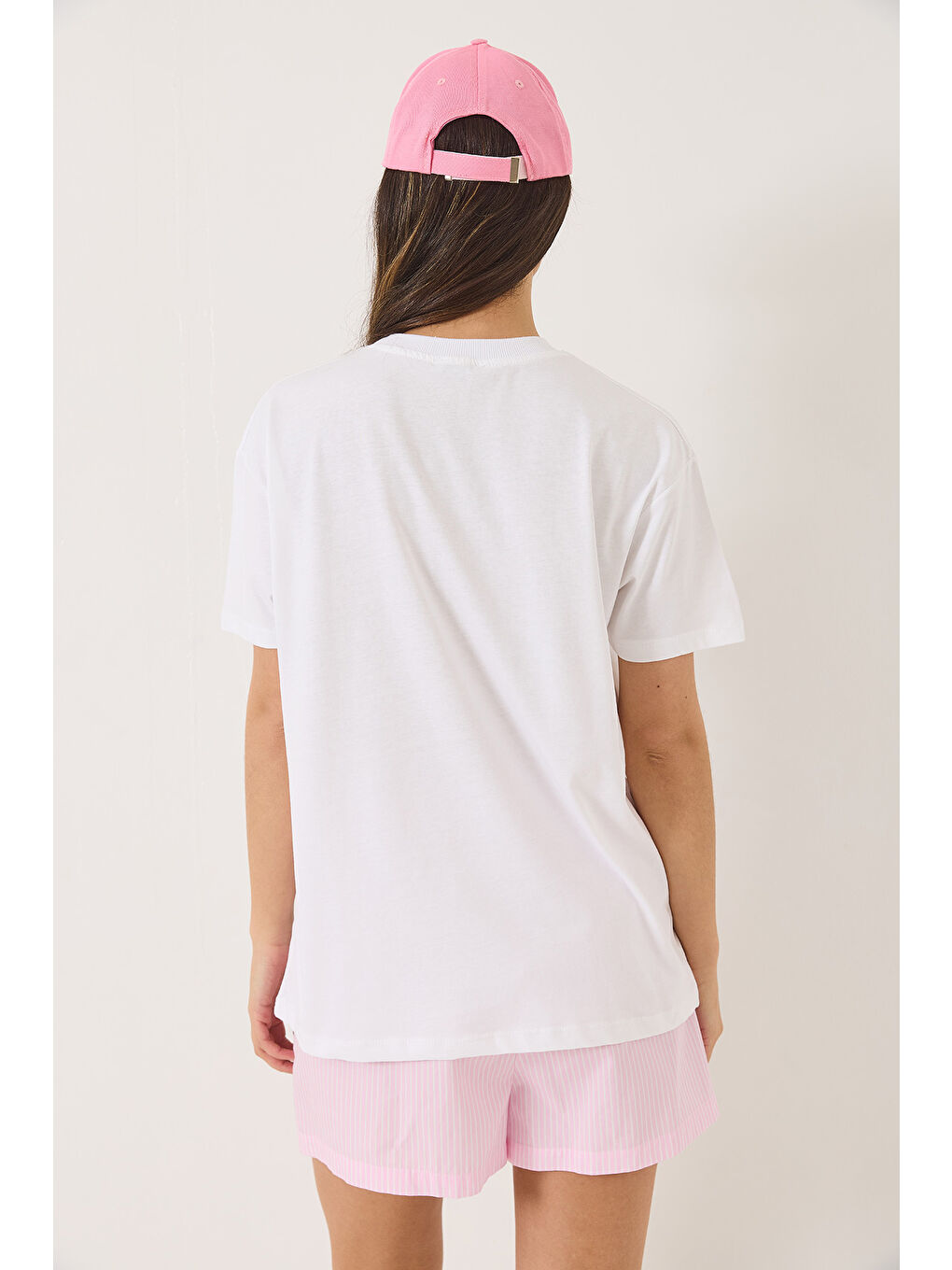 Beyaz Kadın Bisiklet Yaka Kısa Kollu Nakışlı T-Shirt-7