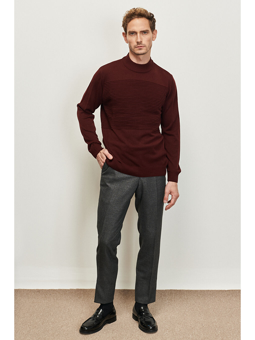 Erkek Bordo Tüylenme Yapmayan Standart Fit Yarım Balıkçı Yaka Çizgi Dokulu Triko Kazak-1