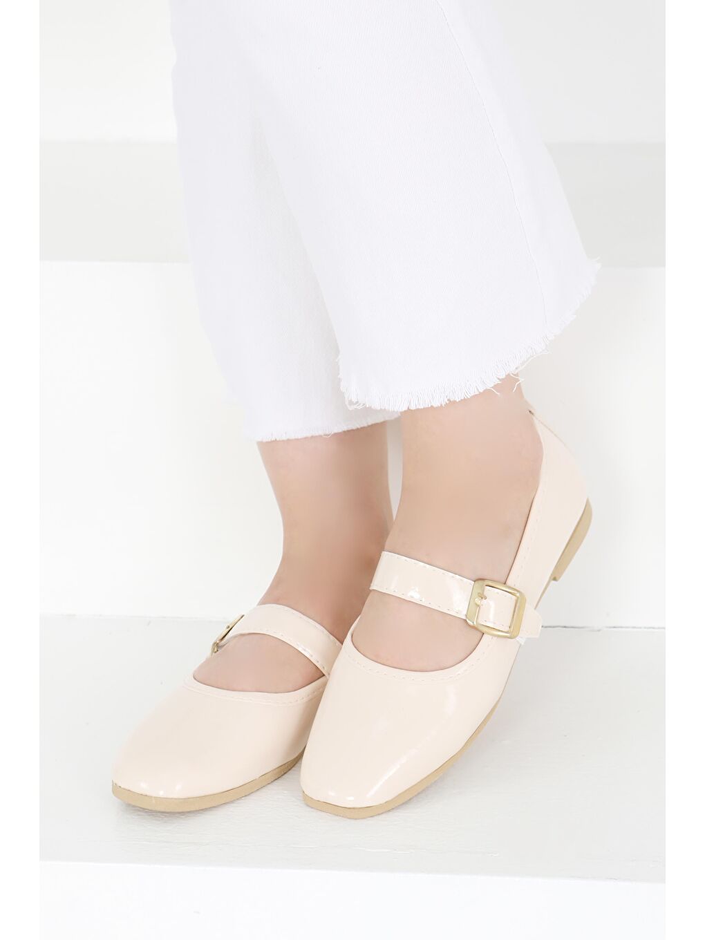 Ekru Kadın Krem Tokalı Babet - 27416-1