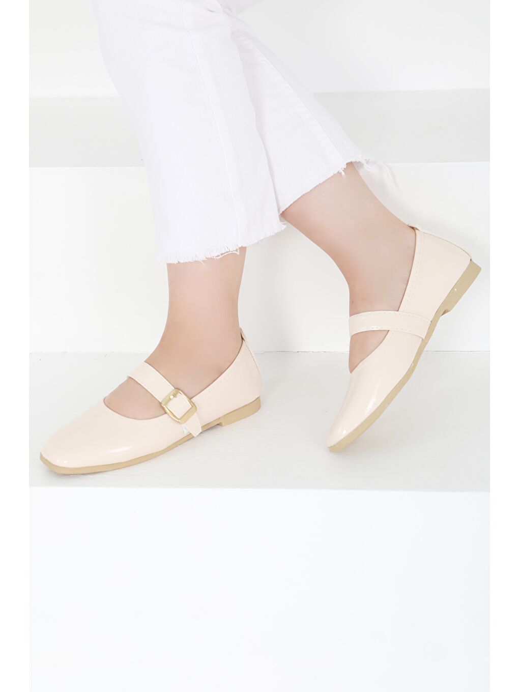 Ekru Kadın Krem Tokalı Babet - 27416-2