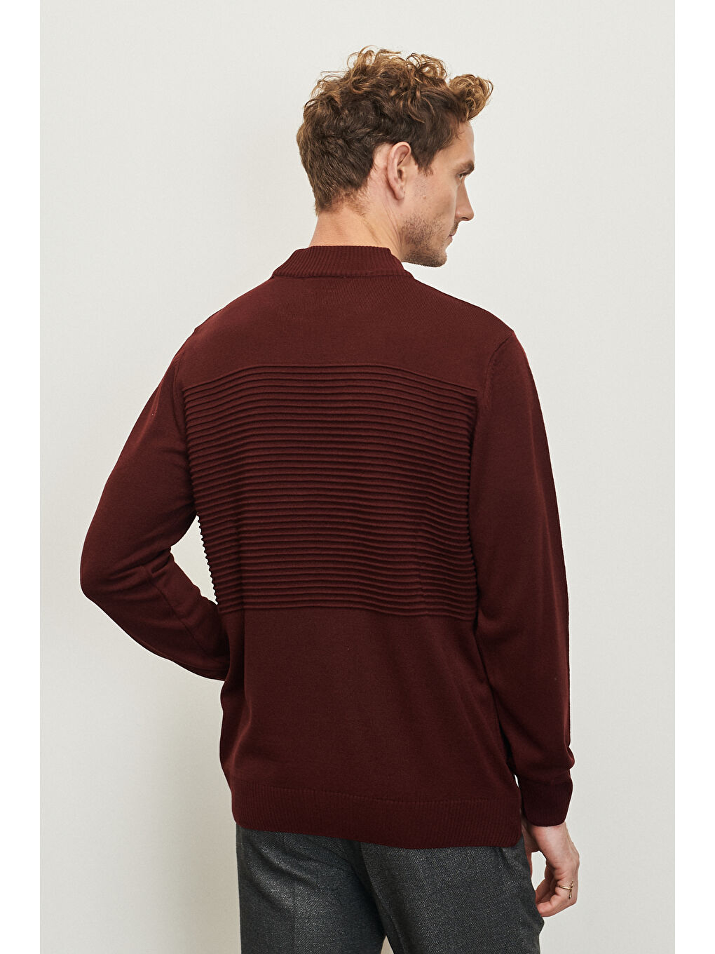 Erkek Bordo Tüylenme Yapmayan Standart Fit Yarım Balıkçı Yaka Çizgi Dokulu Triko Kazak-4