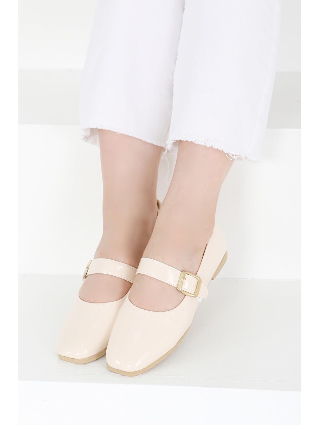 Ekru Kadın Krem Tokalı Babet - 27416-3