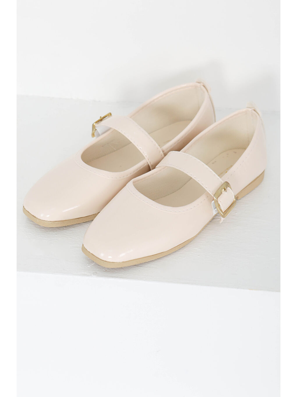 Ekru Kadın Krem Tokalı Babet - 27416-4