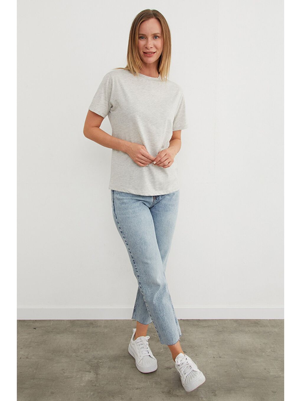 Gri Basic Bisiklet Yaka Tişört-2