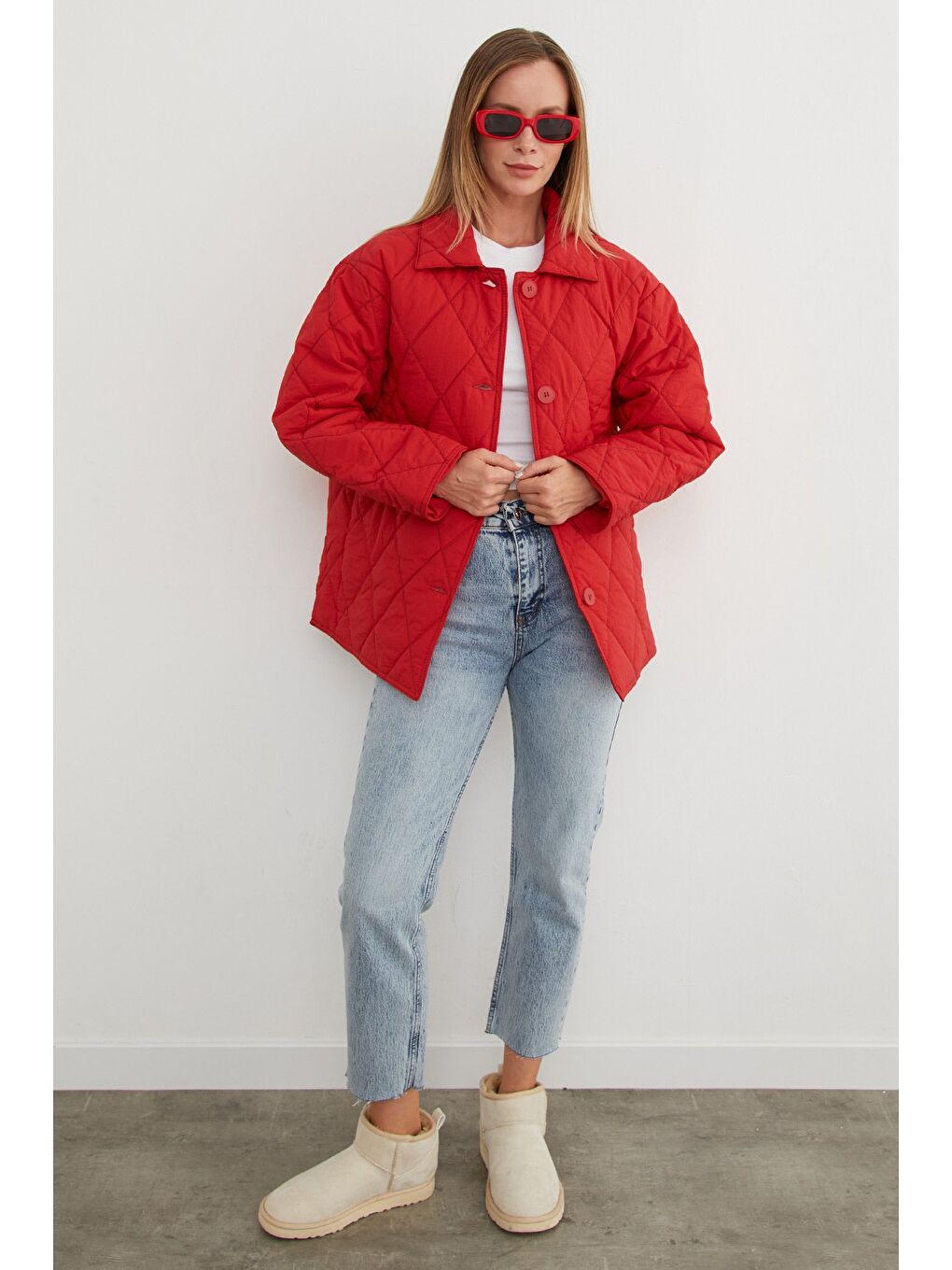 Kırmızı Baklava Desen Kapitone Oversize Düğmeli Mont