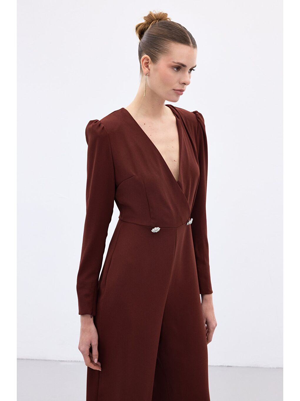 Kruvaze Süs Taşlı Krep Tulum - Bordo-3