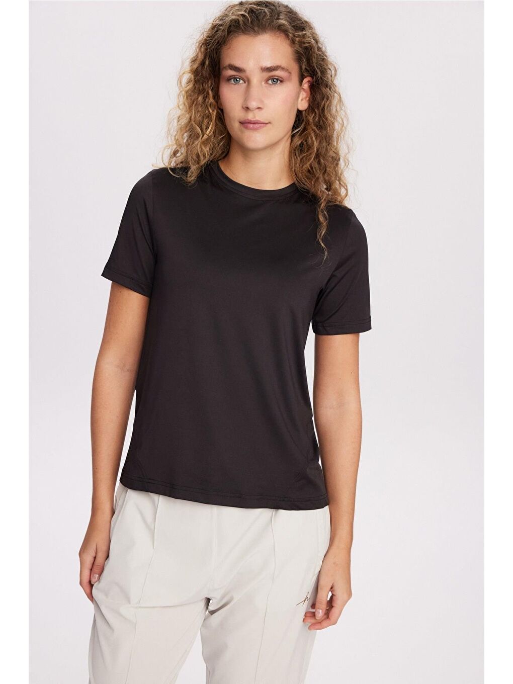 Active Kısa Kollu Siyah Antrenman Üstü-Tişörtü Act-28