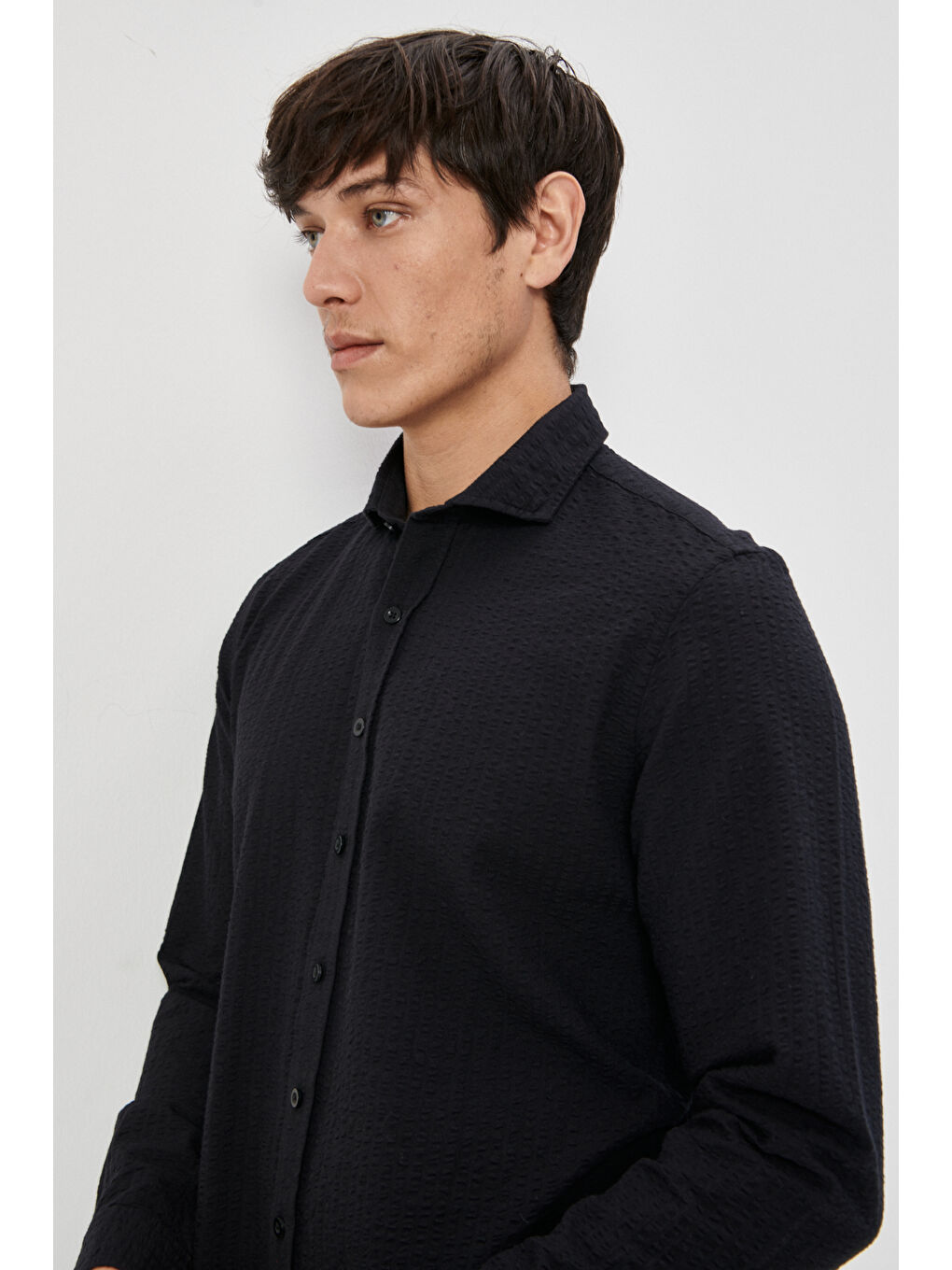 Erkek Siyah Slim Fit Dar Kesim İtalyan Yaka %100 Pamuk Gofre Gömlek-1