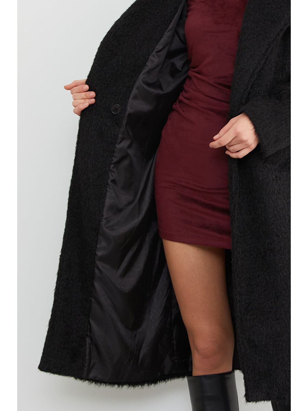 Siyah Cepli Kruvaze Yaka Pelüş Kaban-4