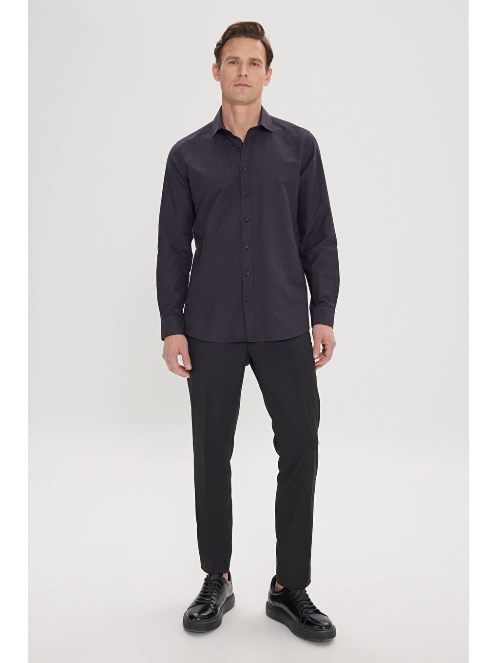 Erkek Siyah Pamuklu Slim Fit Dar Kesim Çizgili Klasik Yaka Gömlek-2