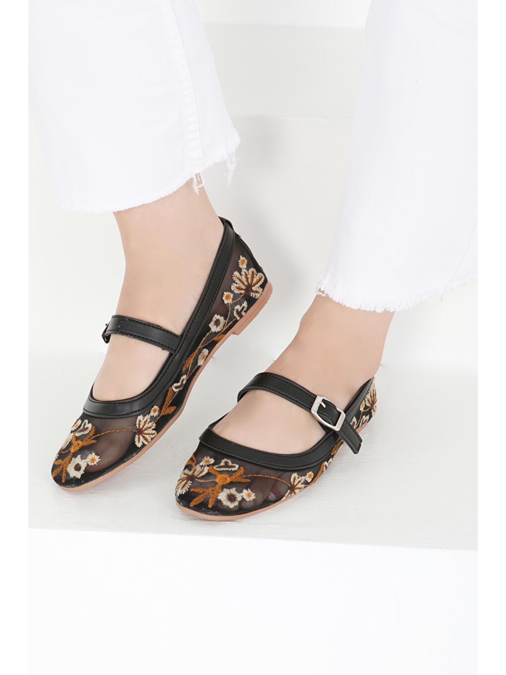 Kadın Siyah Nakışlı Babet - 27412-3