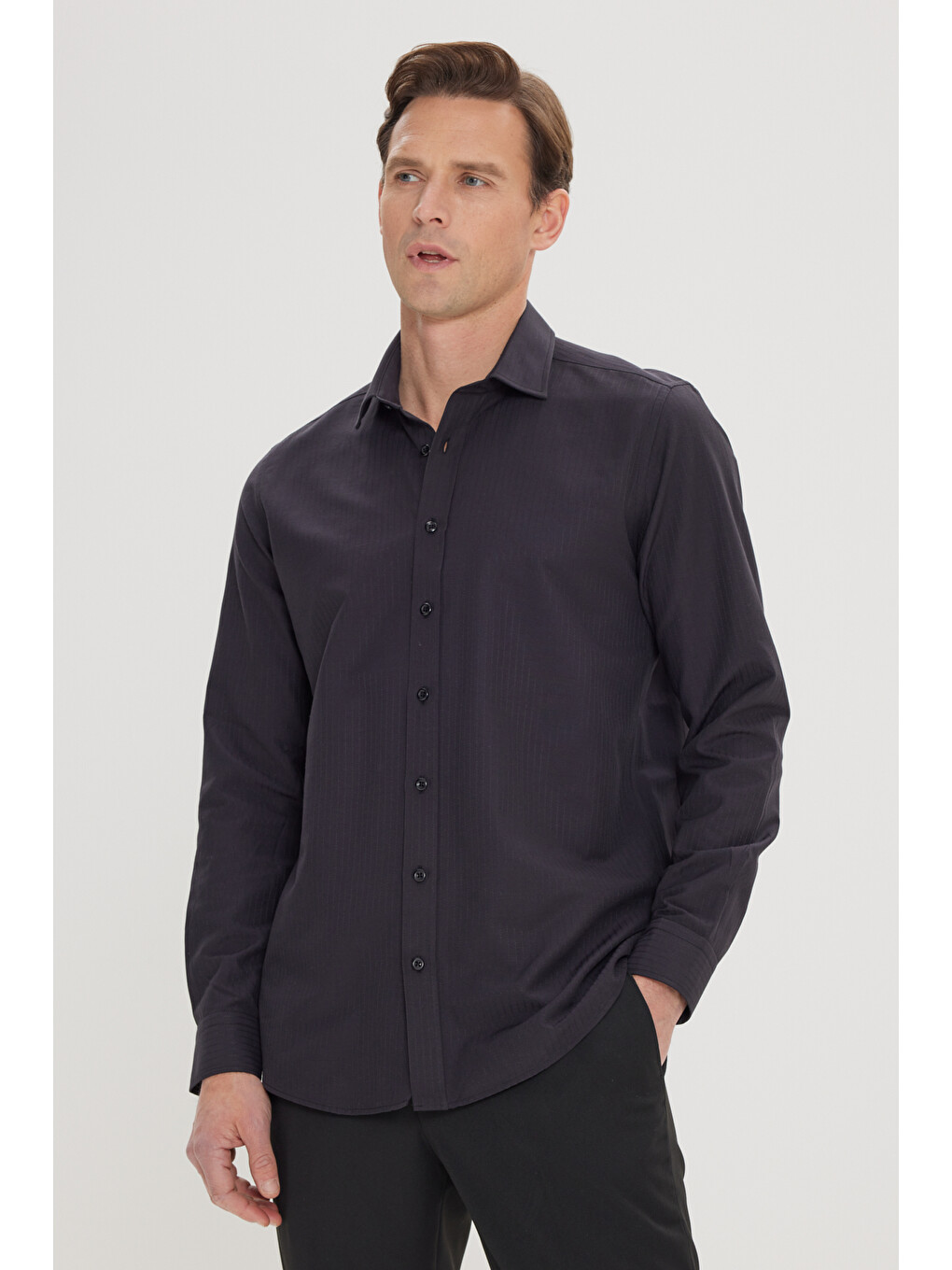 Erkek Siyah Pamuklu Slim Fit Dar Kesim Çizgili Klasik Yaka Gömlek-3
