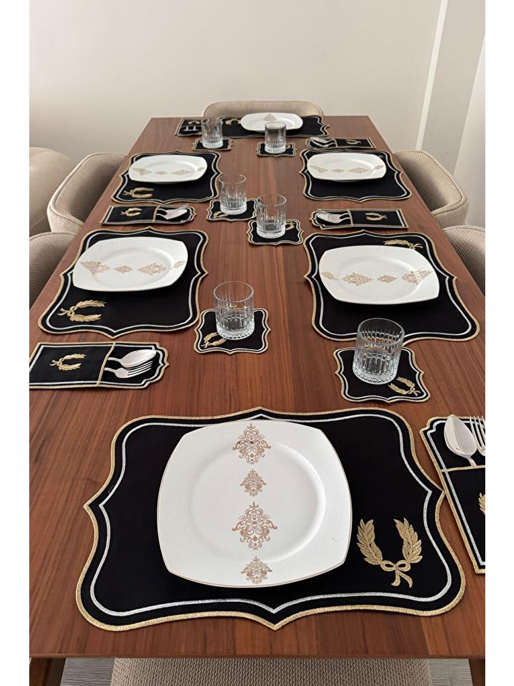 Edalım Keten Nakışlı Amerikan Servis Takımı 19 Parça Siyah