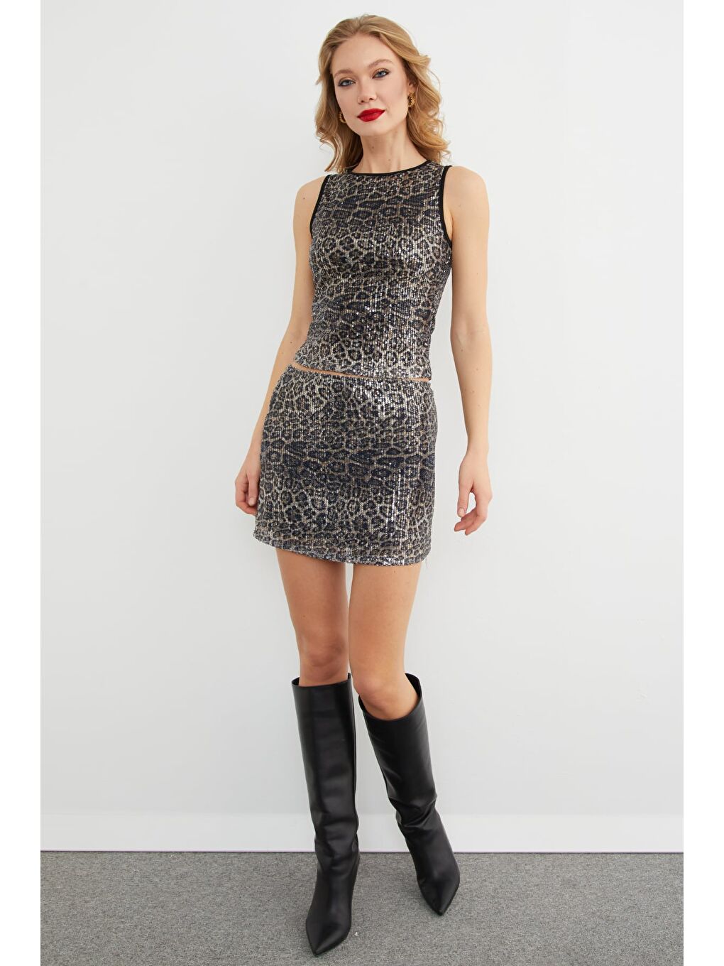 Kahverengi Leopar Desenli Pul Payet Bluz-1