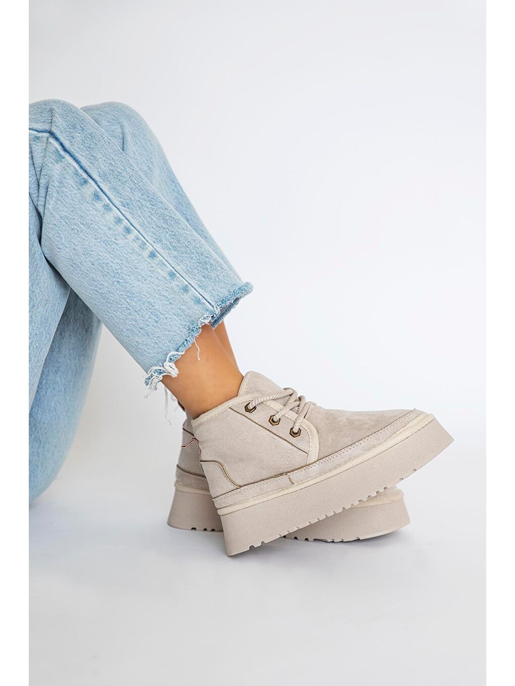 Ansel Kadın İçi Tüylü Kalın Taban Süet Bot Bej