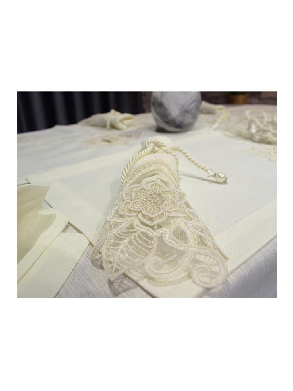 Ekru Fransız Dantelli El İşi Menekşe 34 Parça Amerikan Servis Seti Krem-5