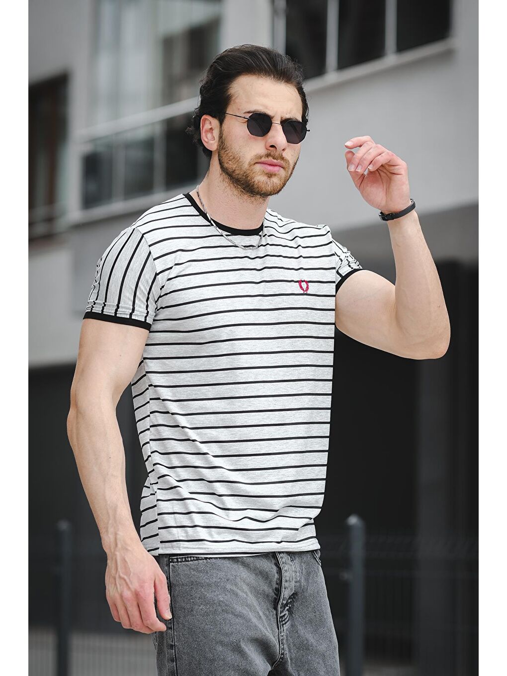 Gri Bisiklet Yaka Kısa Kollu Çizgili Erkek Tişört
