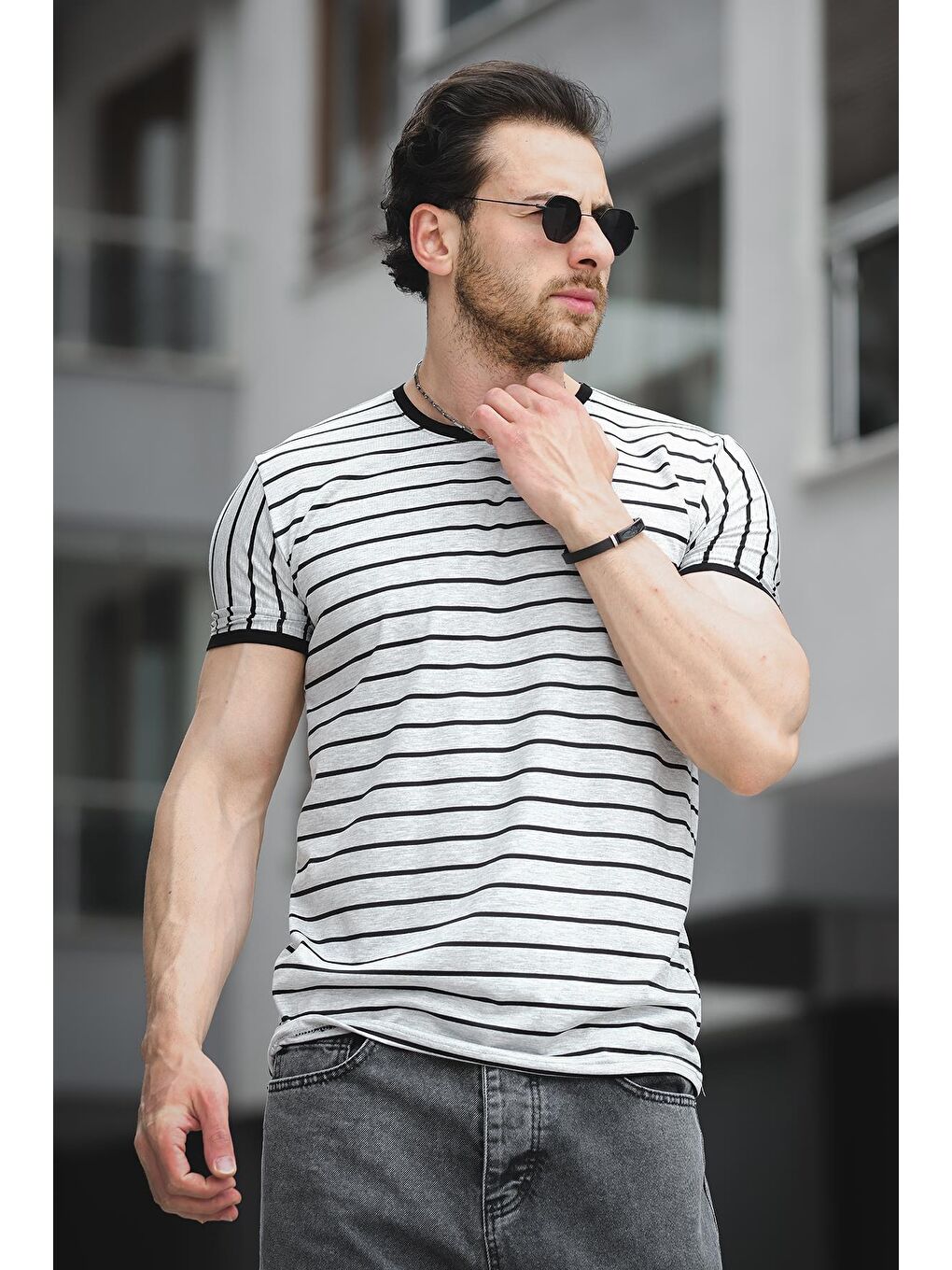 Gri Bisiklet Yaka Kısa Kollu Çizgili Erkek Tişört-1