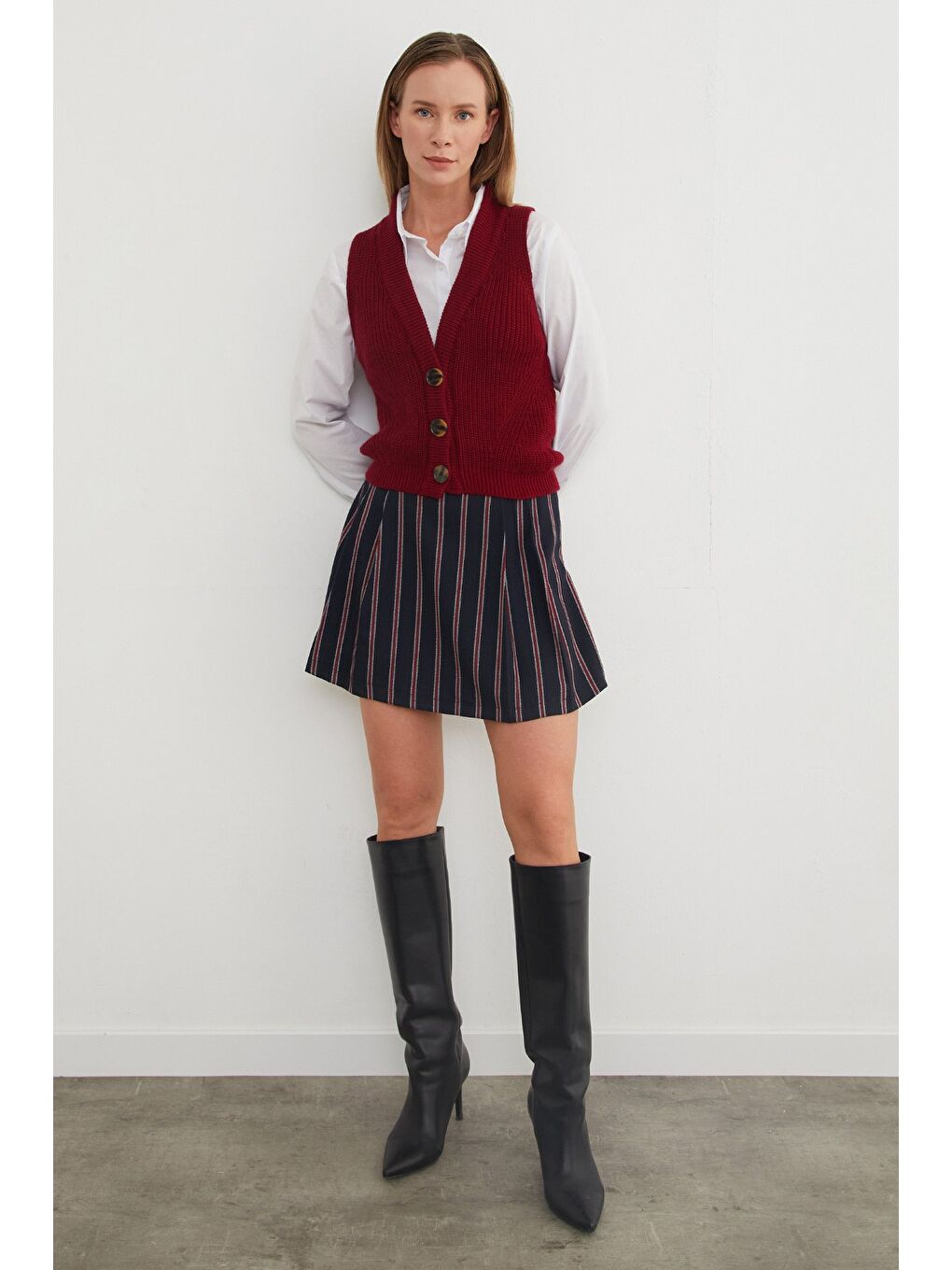 Bordo Düğmeli Triko Yelek-3