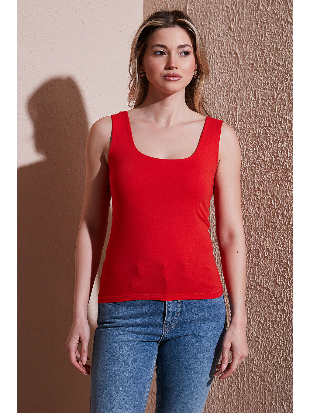 Kırmızı Streç Pamuklu Slim Fit Kare Yaka Kalın Askılı Atlet 25Y0266K1