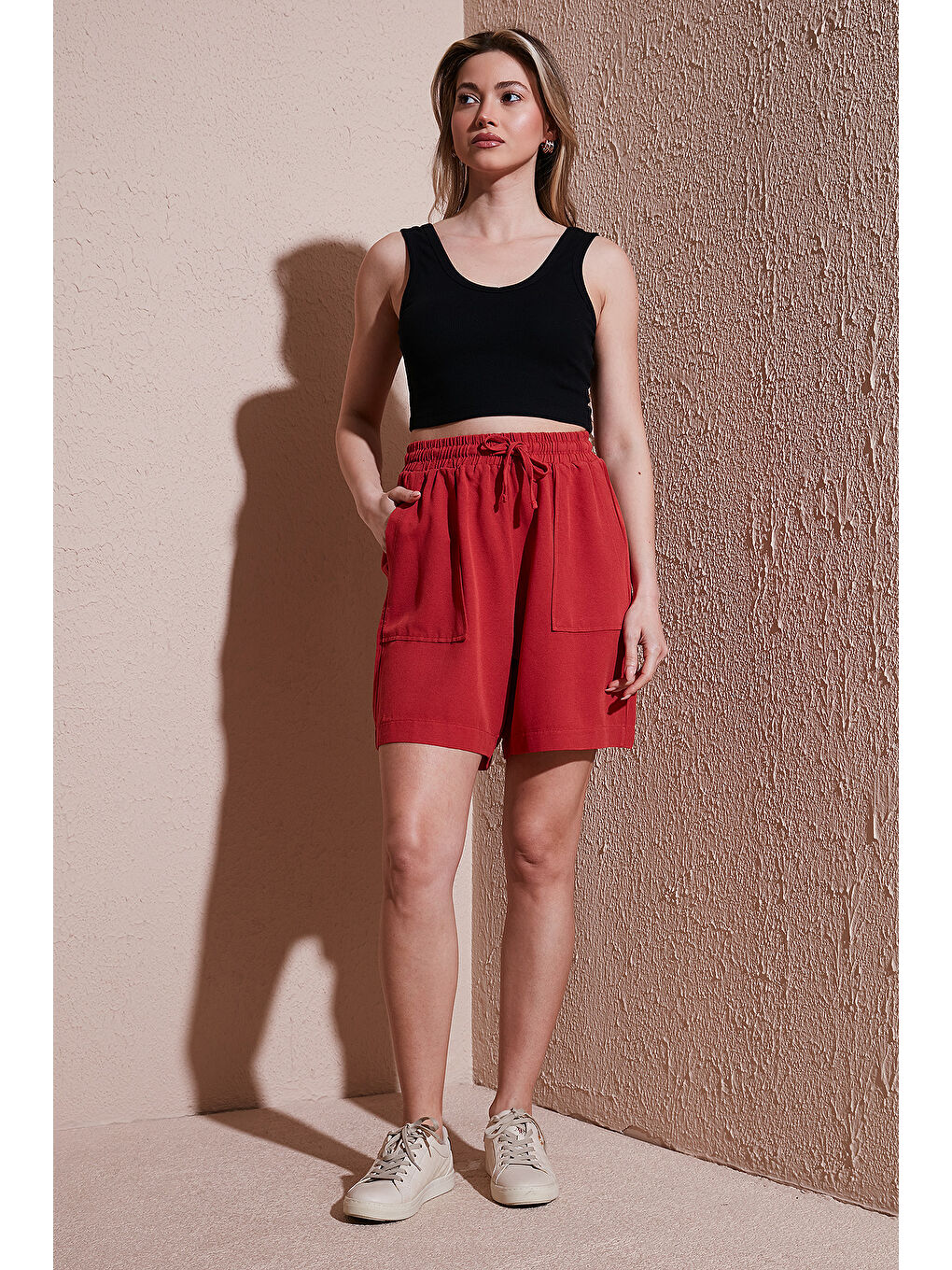 Kahverengi Keten Karışımlı Comfort Fit Lastikli Kısa Short 25Y0606K1-2