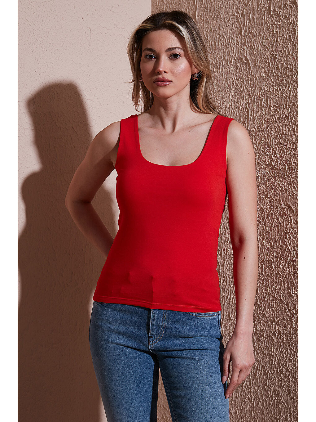 Kırmızı Streç Pamuklu Slim Fit Kare Yaka Kalın Askılı Atlet 25Y0266K1-1