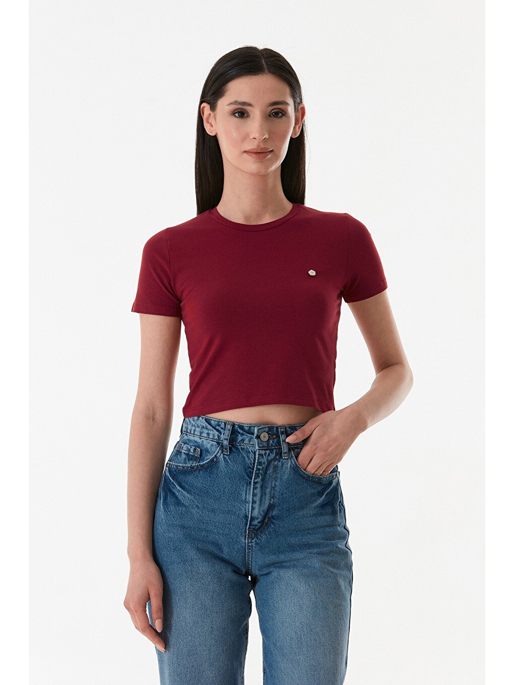 Bordo Kalp Nakışlı Bisiklet Yaka Crop Tişört