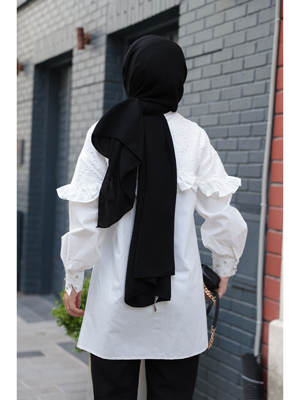 Kadın Brode Detay Taşlı Gömlek Beyaz-4