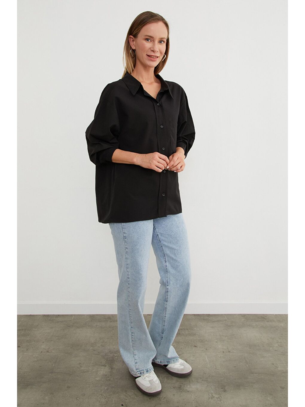 Siyah Basic Tek Cepli Oversize Gömlek-4