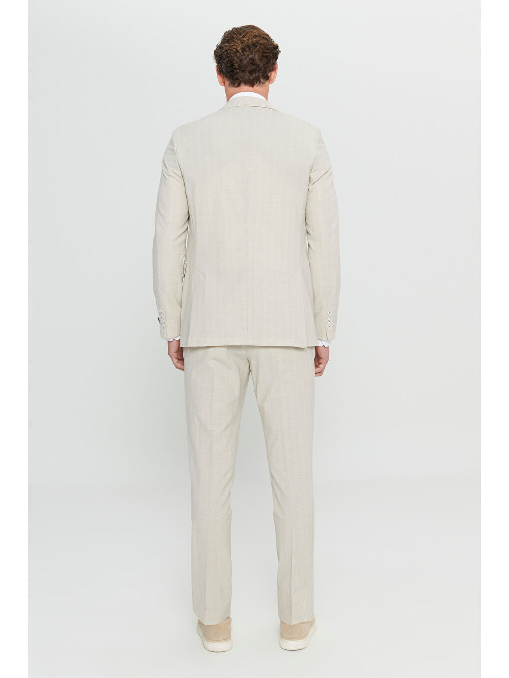 Erkek Bej Yünlü Slim Fit Dar Kesim Kırlangıç Yaka Ekose Gofre Desenli Kapak Cepli Takım Elbise-6