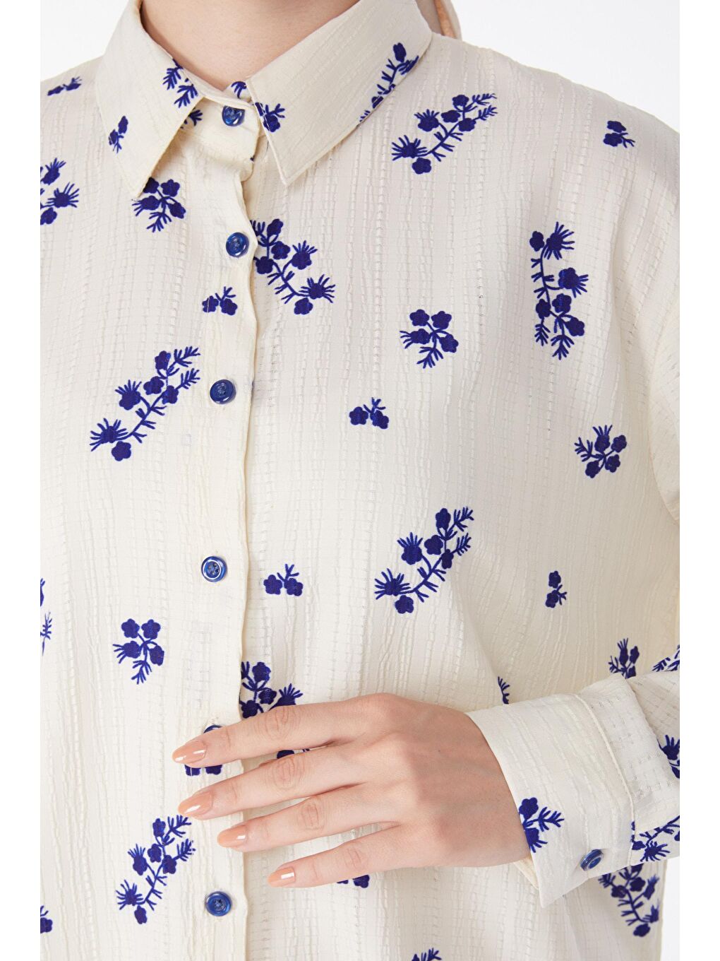 Gömlek Yaka Kadın Mavi Çiçek Desenli Gömlek - 25212-4