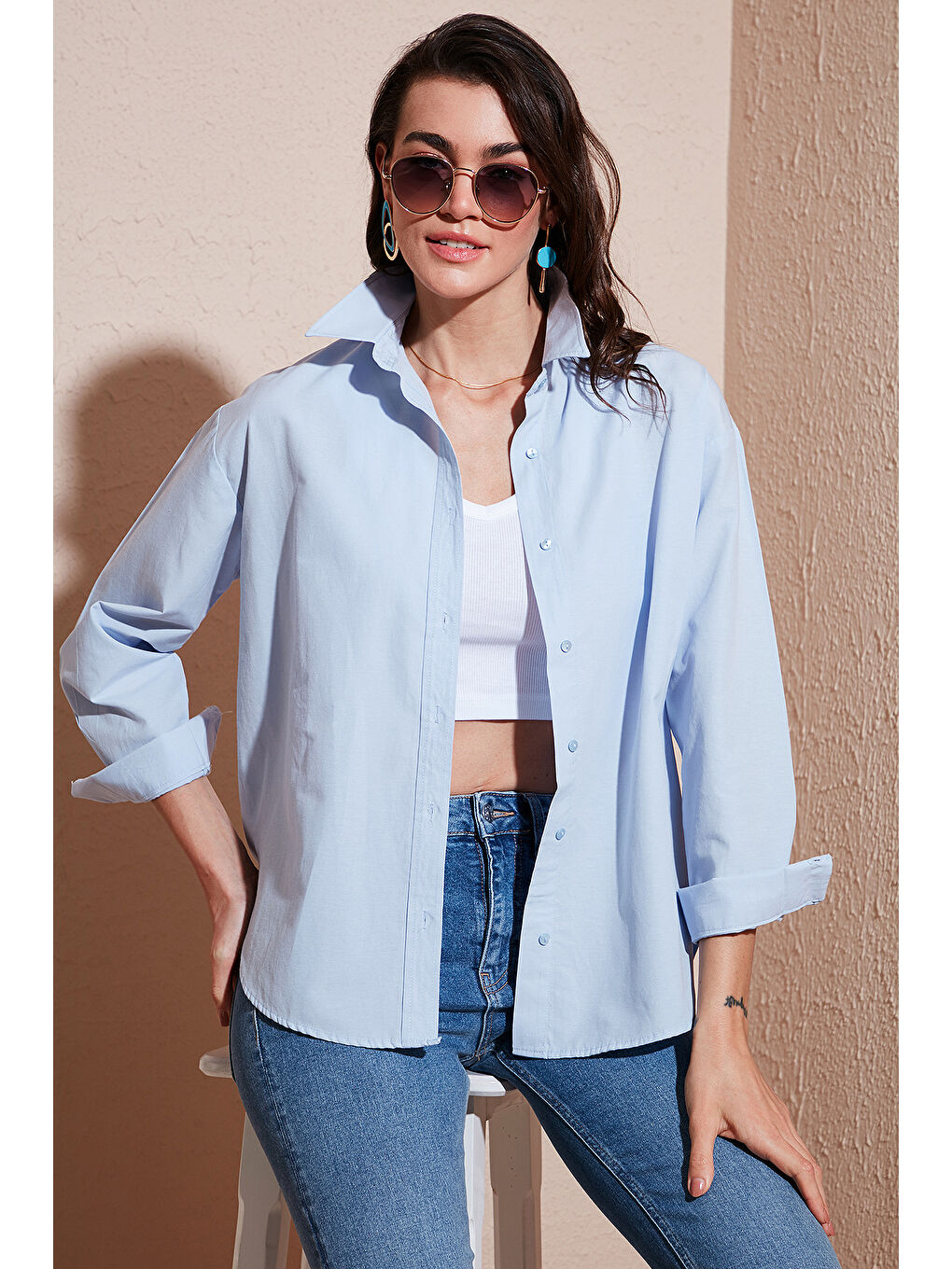 Mavi Pamuklu Regular Fit Önü Kısa Arkası Uzun Oval Kesim Gömlek Cf25S163867