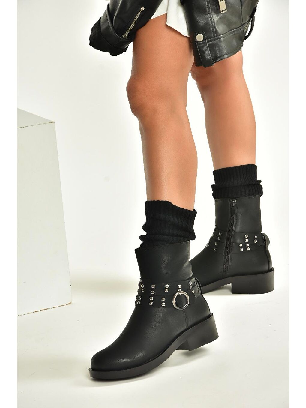 Siyah Kadın Bot V674121209-2